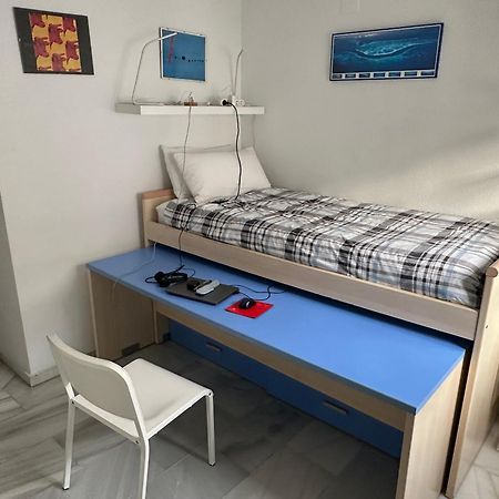 El Cortijuelo: Seaside Triplex with Rooftop Terrace Torremolinos Exterior photo